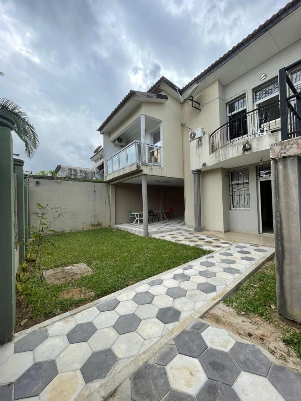 Residences Hotels Sejours Affaires Abidjan Exteriör bild