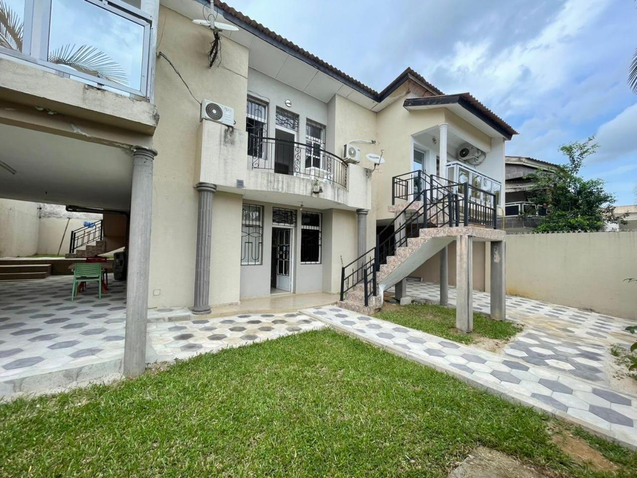 Residences Hotels Sejours Affaires Abidjan Exteriör bild