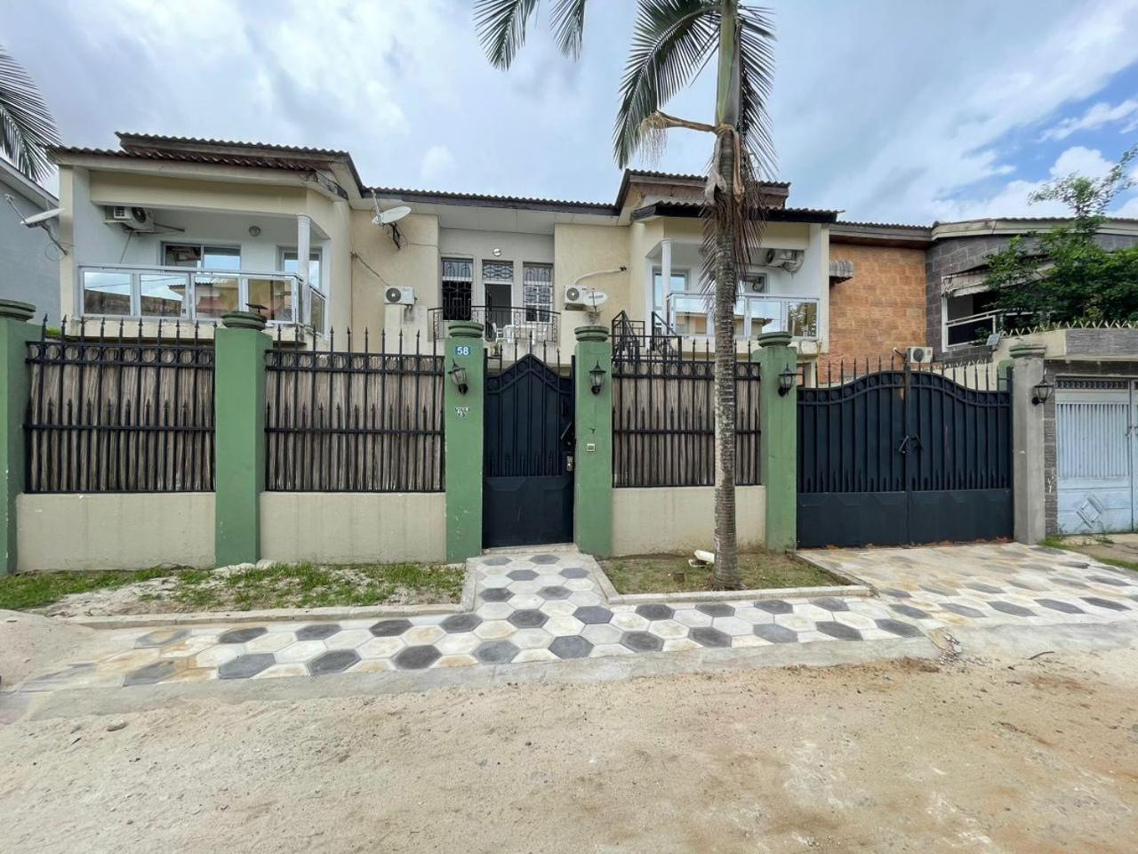 Residences Hotels Sejours Affaires Abidjan Exteriör bild