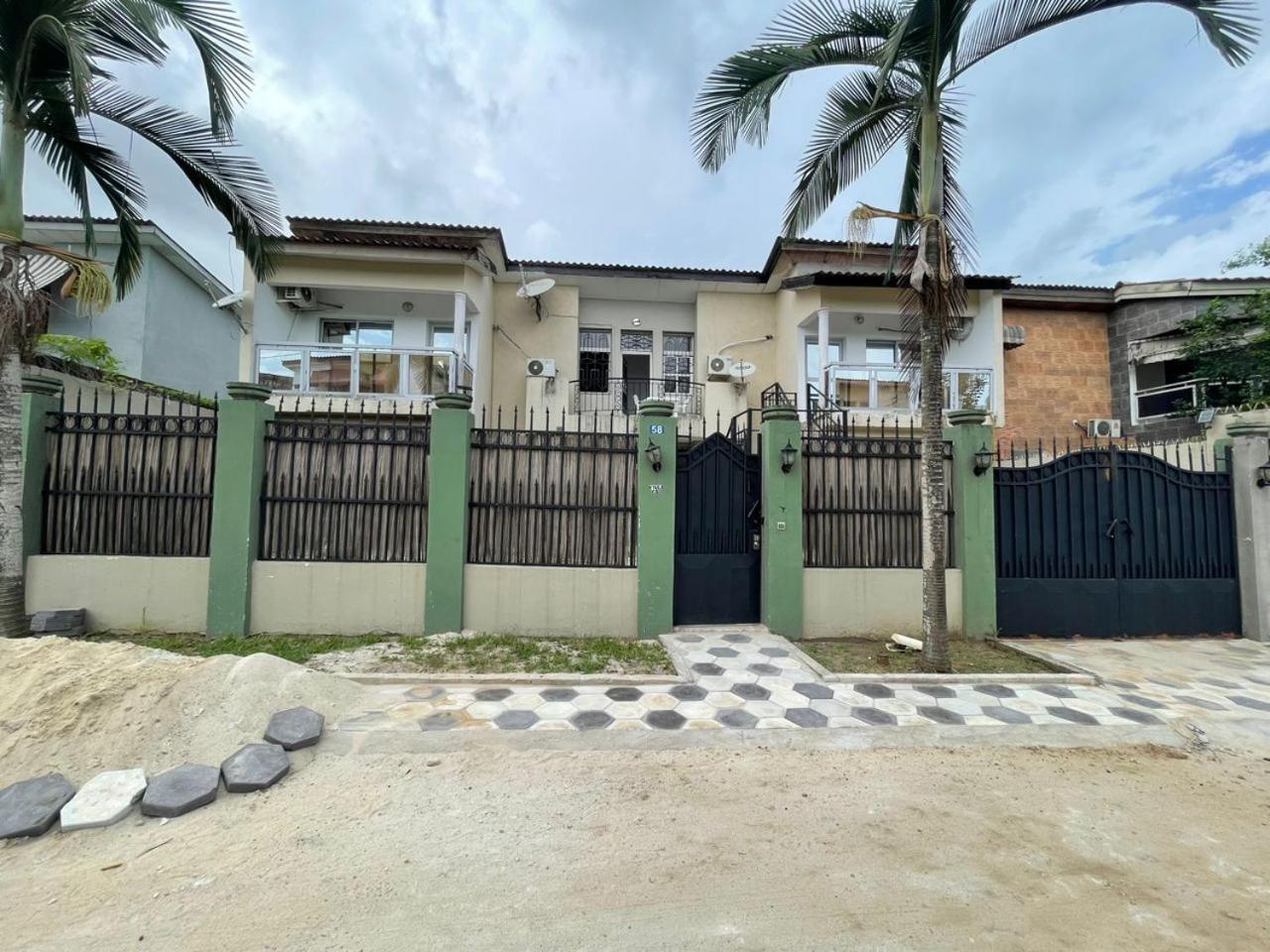 Residences Hotels Sejours Affaires Abidjan Exteriör bild