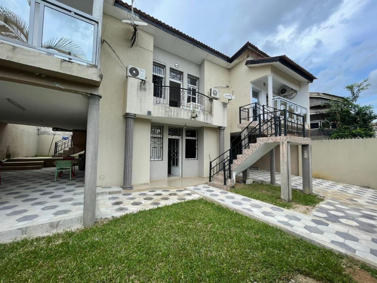 Residences Hotels Sejours Affaires Abidjan Exteriör bild