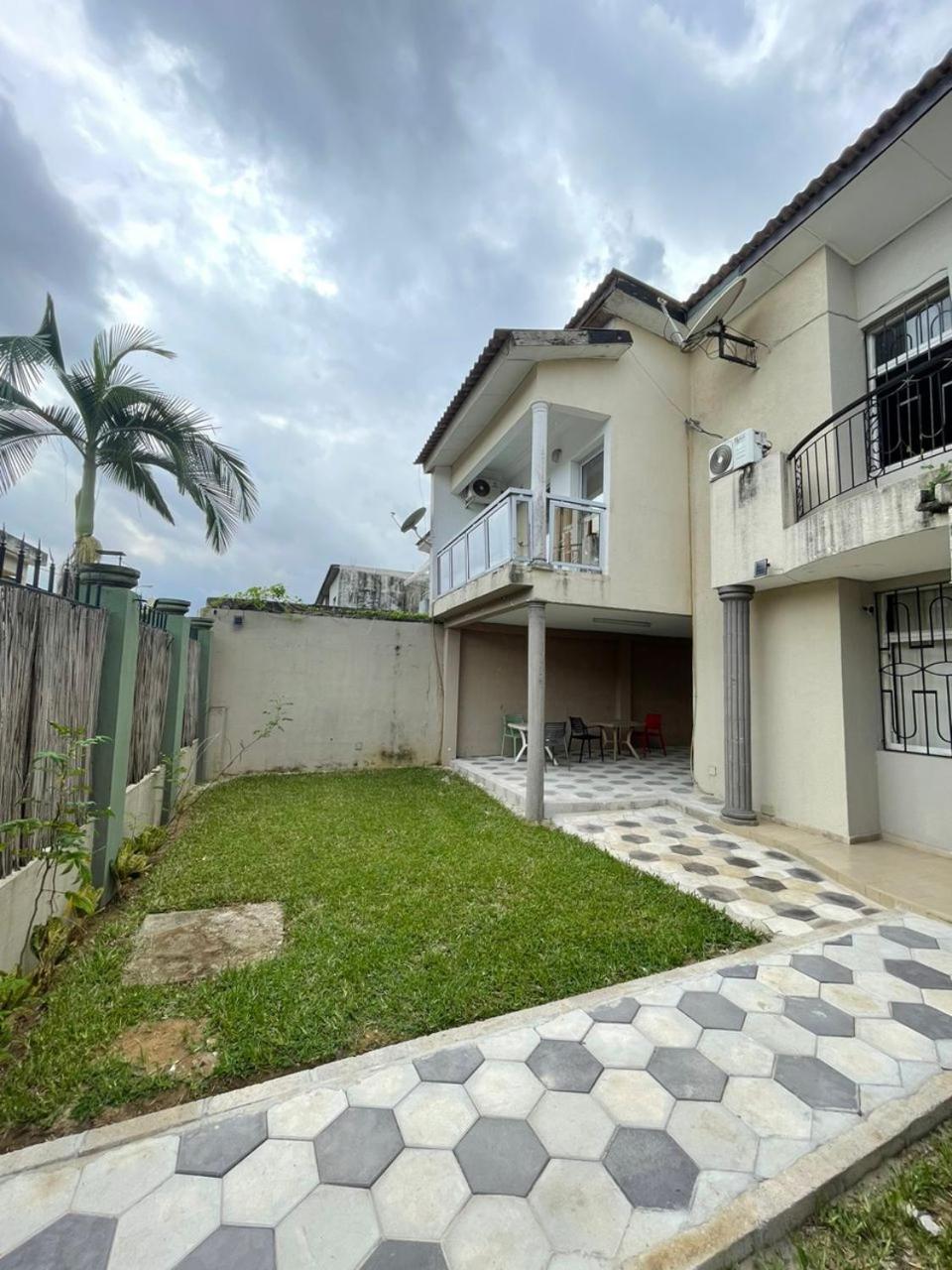 Residences Hotels Sejours Affaires Abidjan Exteriör bild
