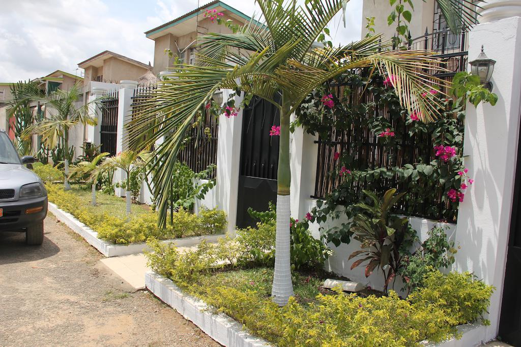 Residences Hotels Sejours Affaires Abidjan Exteriör bild